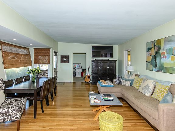 4th image of 256 Longfellow Ave