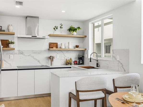 1975 Calais Dr APT 5