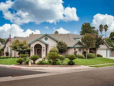 75 N Peach Ave, Clovis, CA, 93612