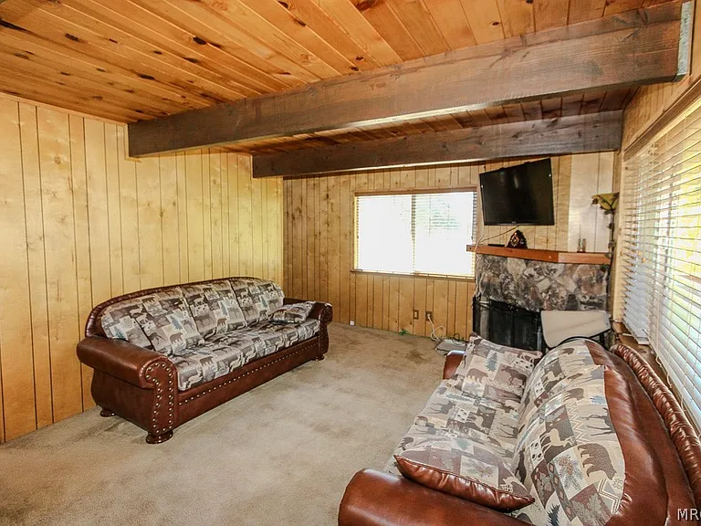 136 Mann Dr — Photo 10