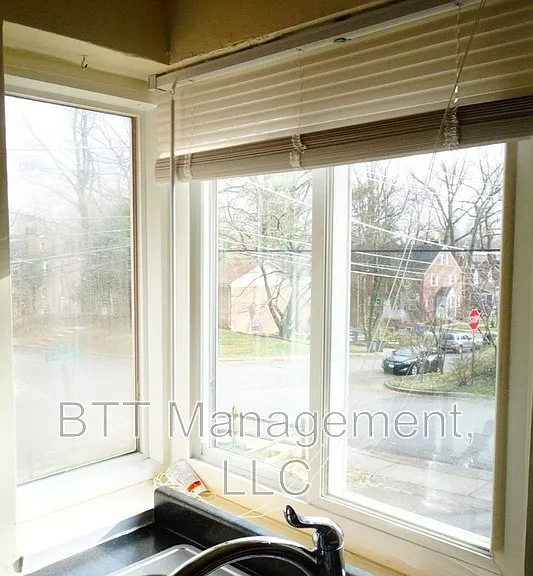 8400 Greenwood Ave #4 — Photo 13