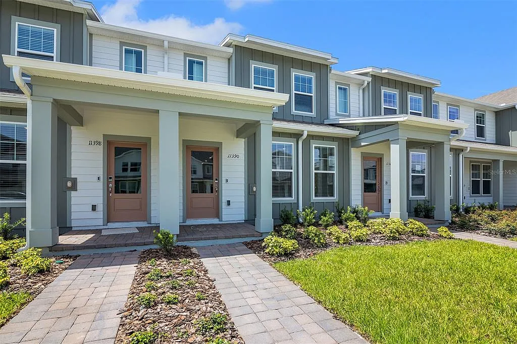 3 bed, 2.5 bath, 1683 sqft, $2,798 — Photo 1