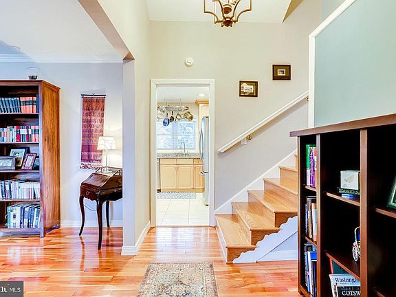 3rd image of 5811 Sable Dr