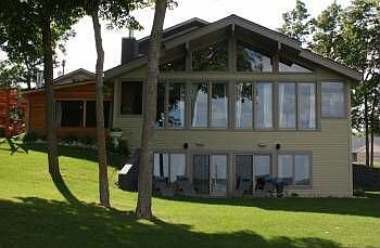 2nd image of 814 Shorewood Dr