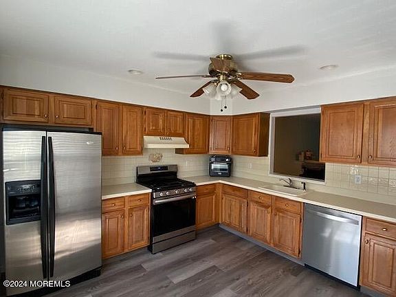 3rd image of 32 Oliver Ct Unit 8