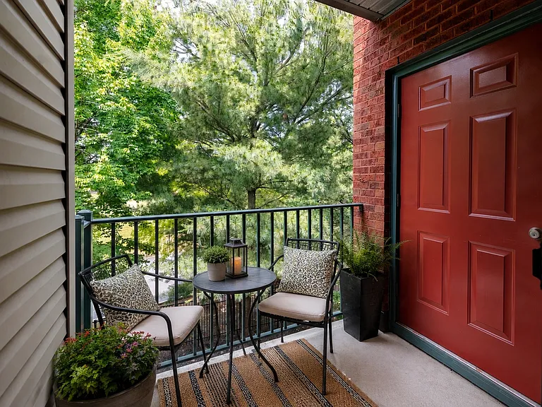 Bishops View Apartments and Townhomes — Photo 7