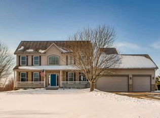 9105 Schutte Ln, Hamel, MN 55340