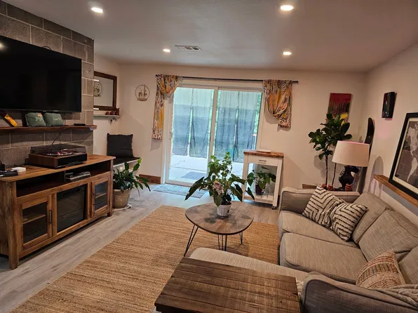 912 S Beech St, Lakewood, CO 80228