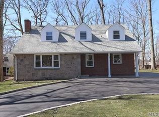 153 Iceland Dr, Huntington Station, NY 11746