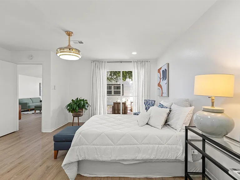 2019 Wilcrest Dr — Photo 11