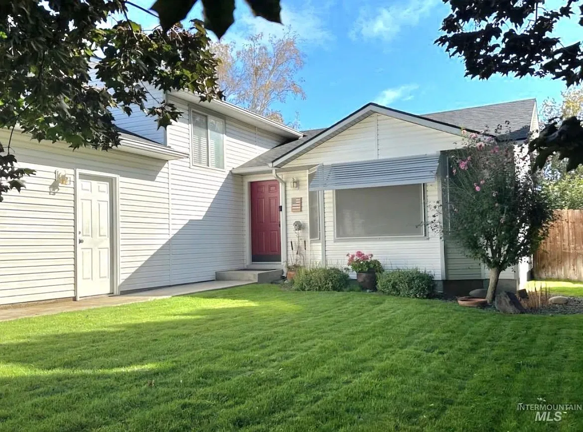 2 bed, 600 sqft, $1,800 — Photo 2
