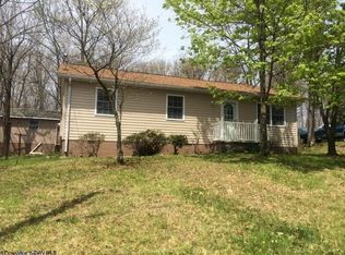 7 Buxton Ln, Morgantown, WV 26508