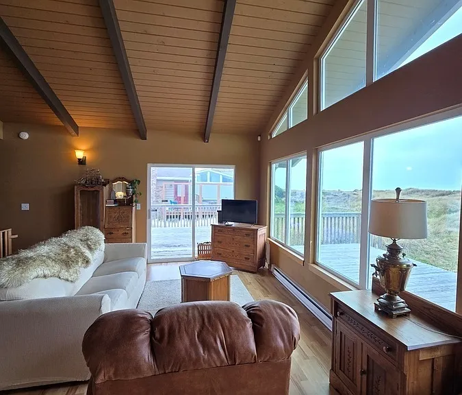 1902 NW Oceania Dr — Photo 10