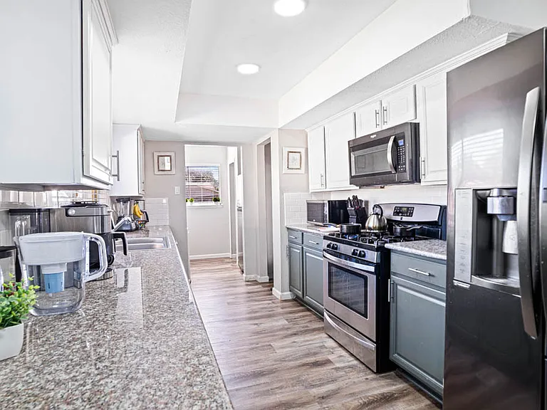 1208 W Spring Creek Pkwy — Photo 4