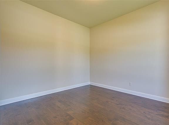 3rd image of 3022 Paisley Dr