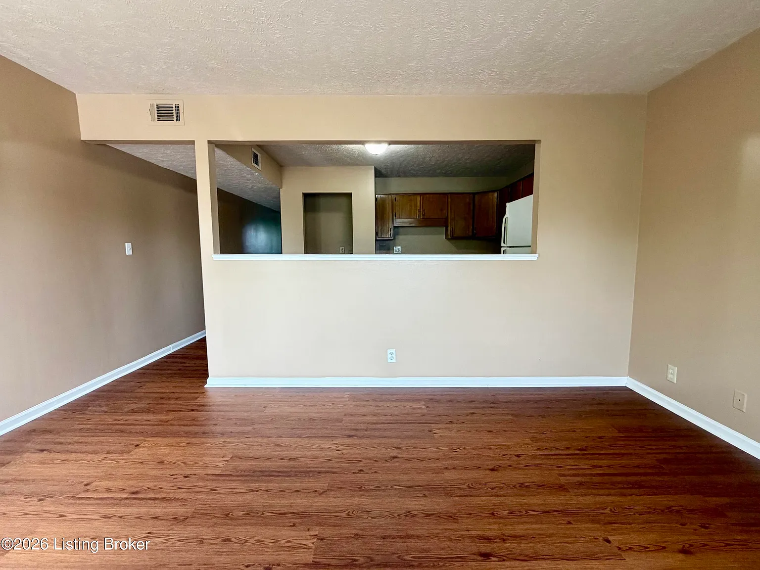 1 bed, 1.0 bath, 800 sqft, $795 — Photo 2