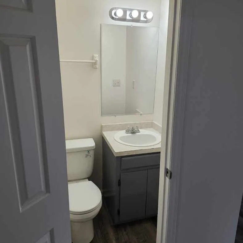 2 bed, 1.5 bath, 1000 sqft, $995 — Photo 4