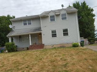 76 Glenville Rd, Edison, NJ 08817