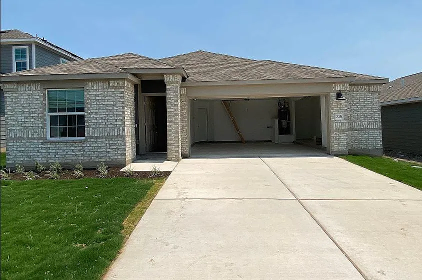 4 bed, 3.0 bath, 1971 sqft, $2,199 — Photo 1