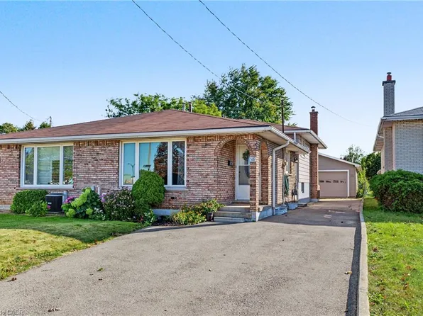 589 Mohawk Rd W, Hamilton, ON L9C 1X5