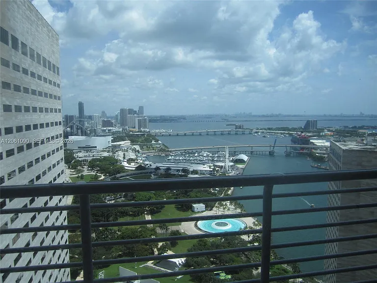 325 Biscayne Blvd #4316 — Photo 15