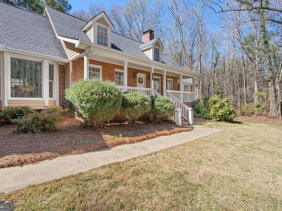 2nd image of 125 Lost Lake Rd