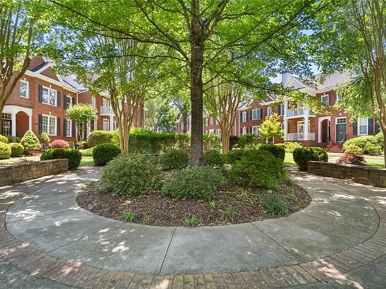 4372 Paces Point Cir SE — Photo 40