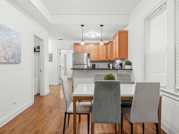 5th image of 3632 W Dickens Ave