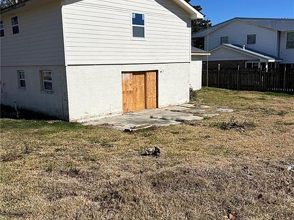 4th image of 101 Hazel Dr