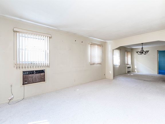 3rd image of 8052 258th St