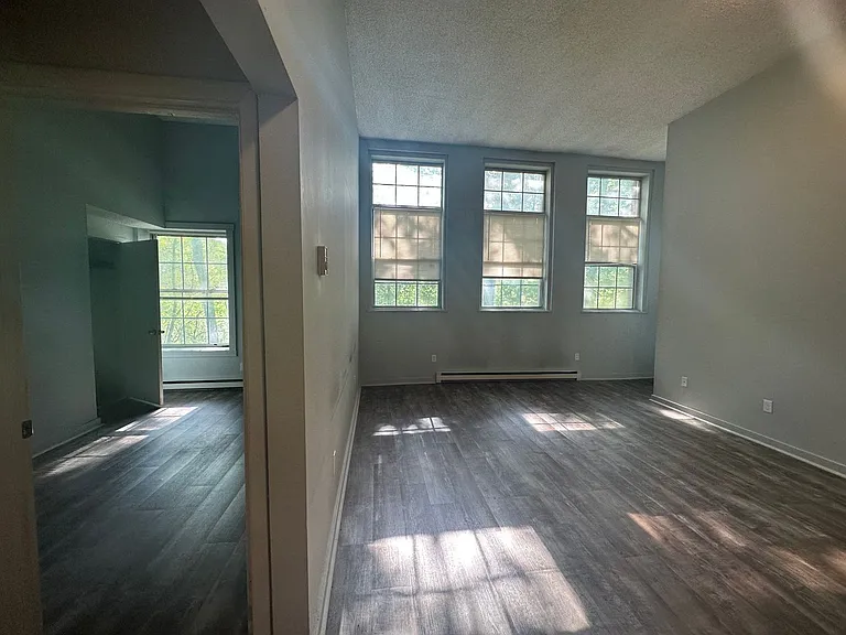 340 West St — Photo 3