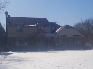 2065 Jason Dr, Commerce Township, MI