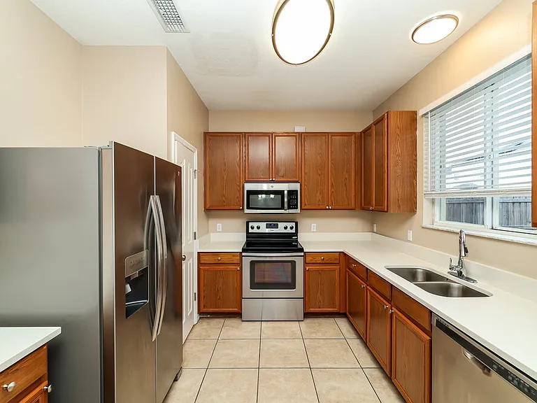 12122 Fern Haven Ave — Photo 7