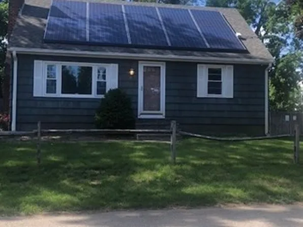 91 Hillside Ave, Brockton, MA 02302