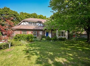 25W652 Red Maple Ln, Wheaton, IL 60189