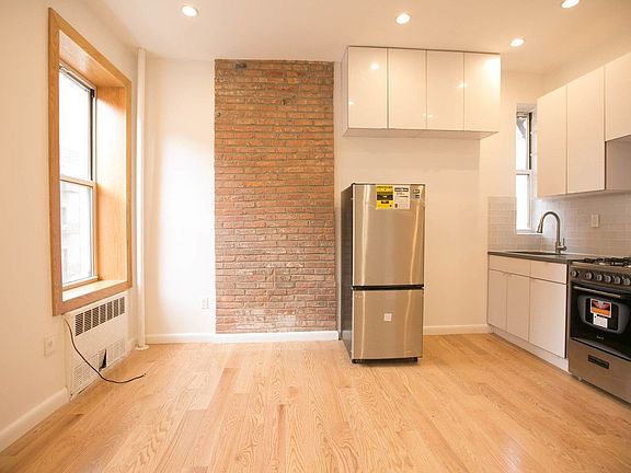 2nd image of 38 Orchard St APT 2B