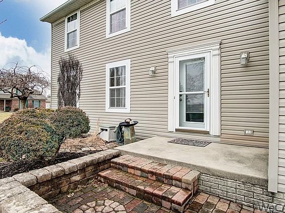 5th image of 235 Redwood Dr