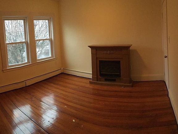 3rd image of 12 Plymouth St