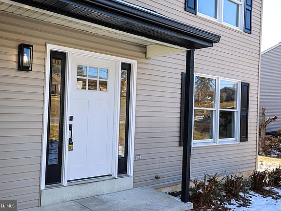 3rd image of 1500 Rosedale Ave