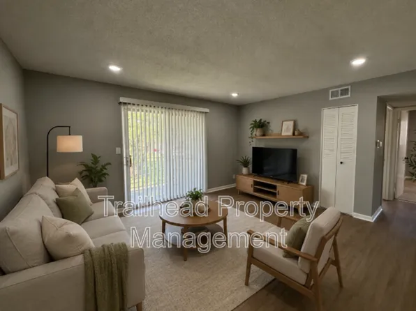5811 Maple St, Mission, KS