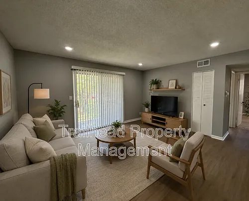 5811 Maple St Photo 1