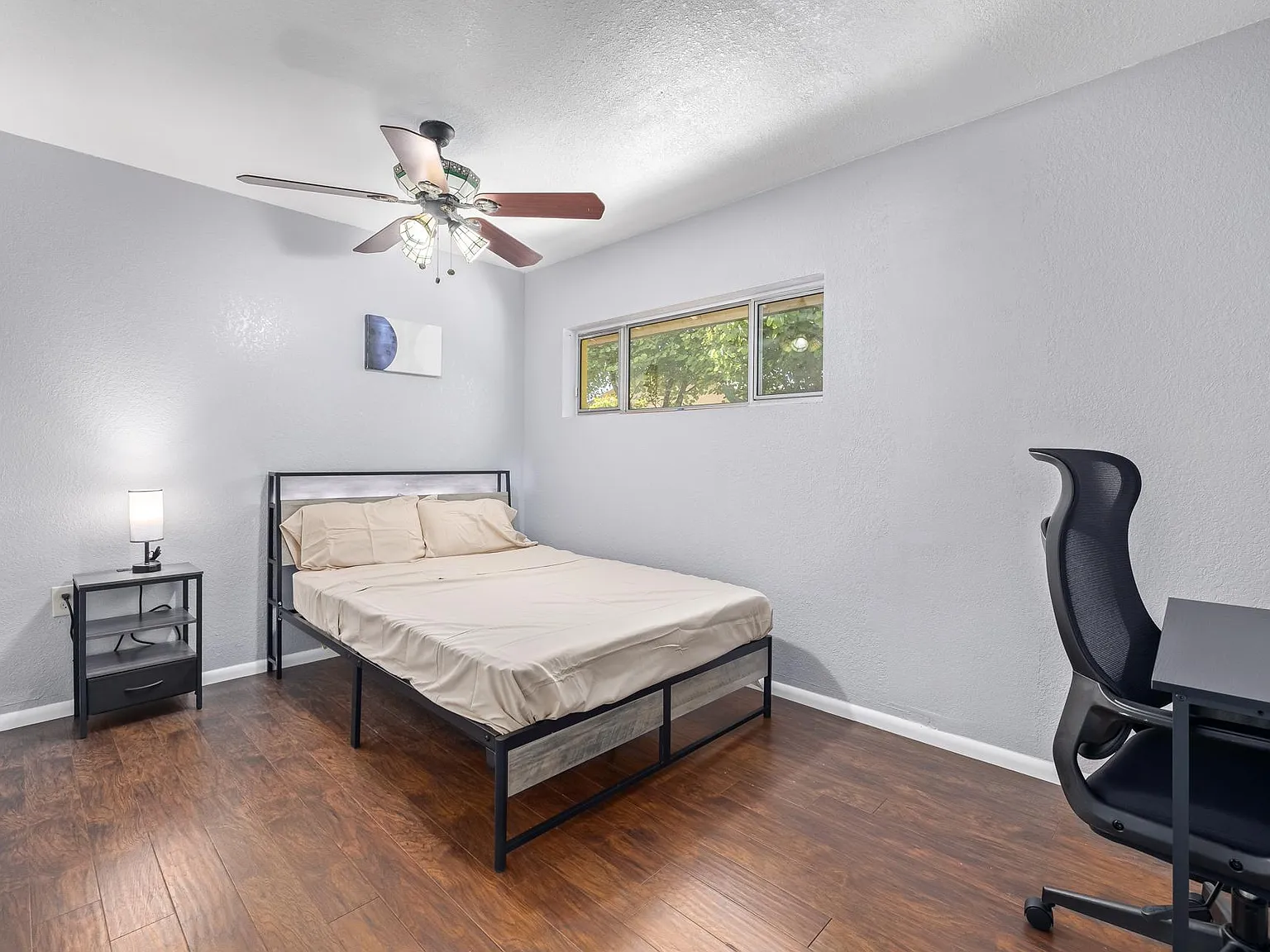 4 bed, 3.0 bath, 1650 sqft, $754 — Photo 2