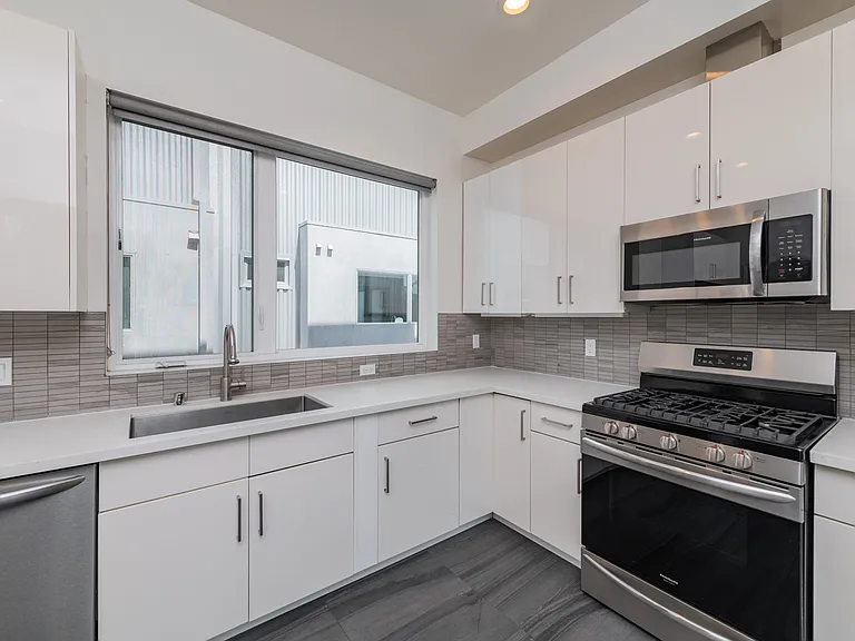 6016 W Beachwood Ln — Photo 25