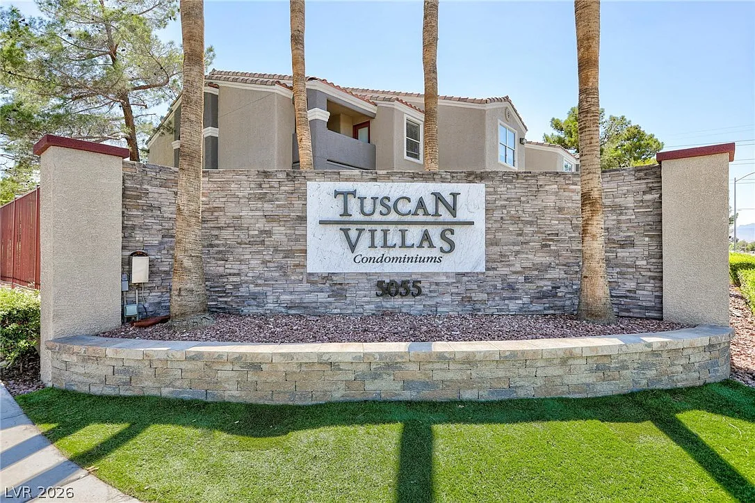 2 bed, 2.0 bath, 893 sqft, $1,695 — Photo 2
