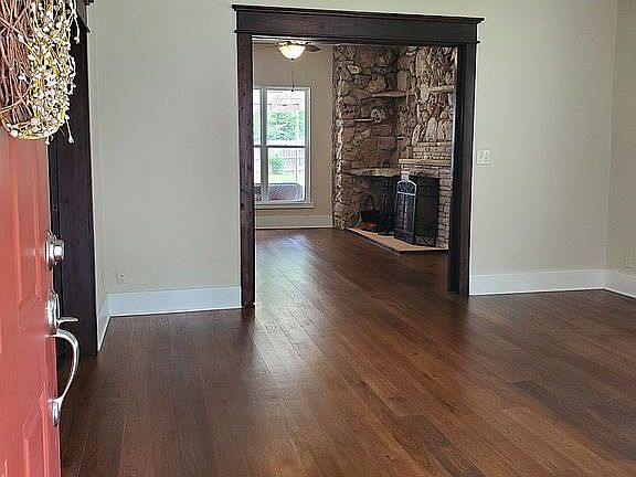 2nd image of 1402 E 1st Ave