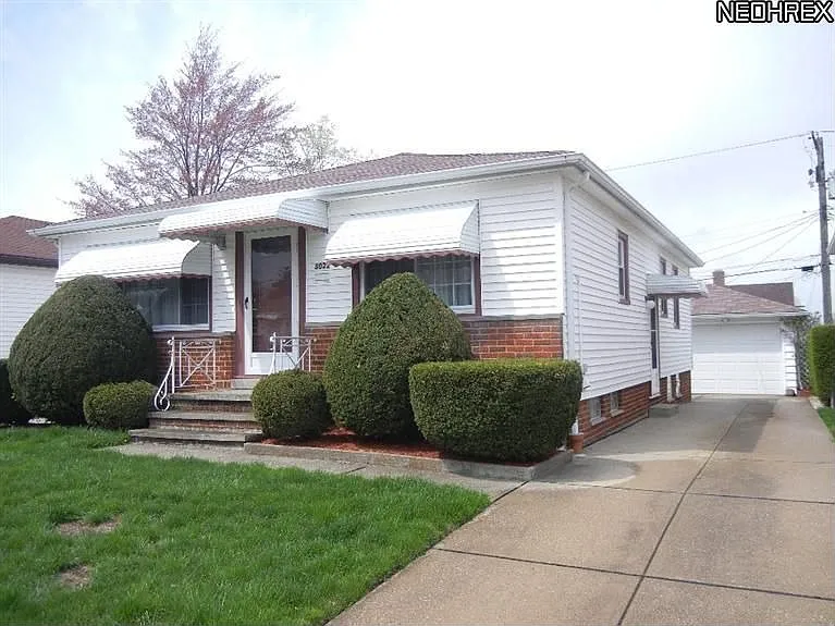 3022 Wales Ave photo 1