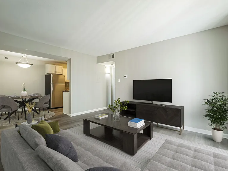 The Lexington Apartments — Photo 18