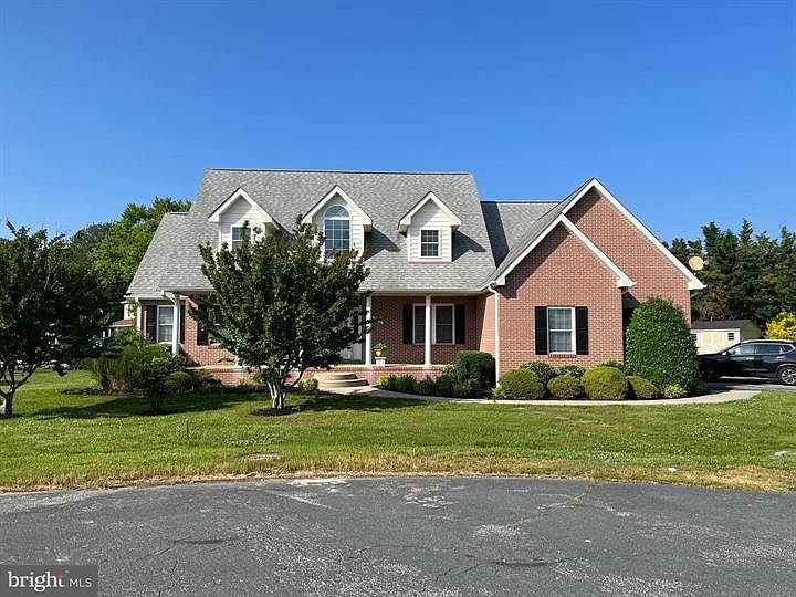 1st image of 308 Queens Ct