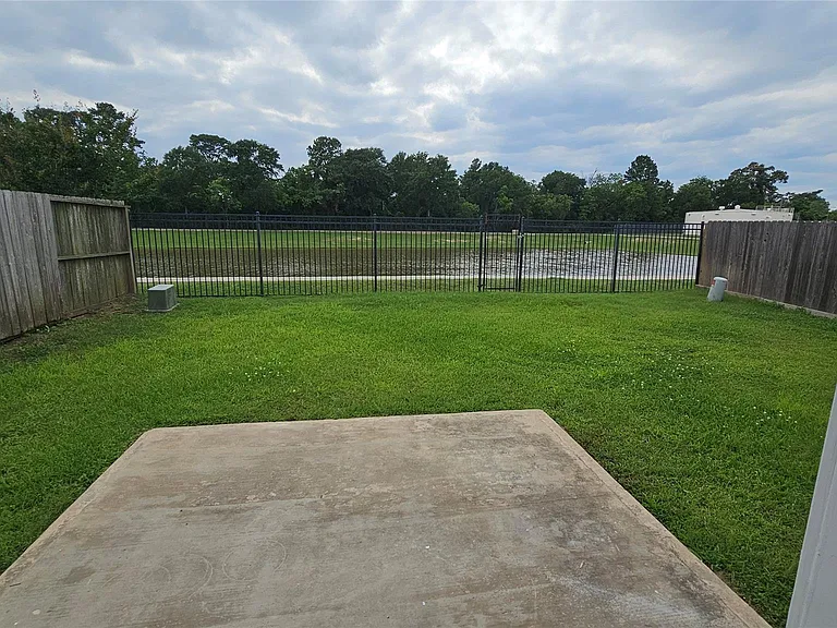 22135 Greengate Dr — Photo 39