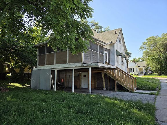 5th image of 700 W Rollins St